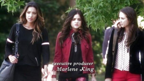 Aria Montgomery's Collin Skinny Jeans in Brit Punk on Pretty Little Liars