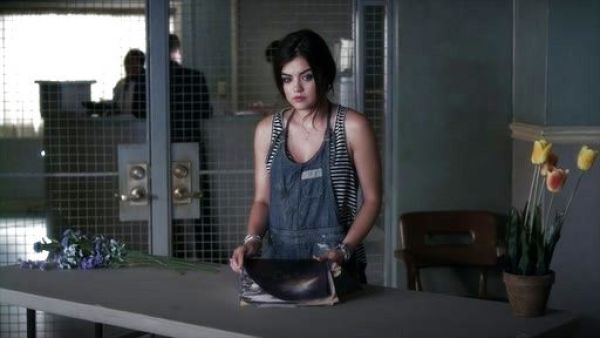 Aria Montgomery's Denim Apron Dress on Pretty Little Liars