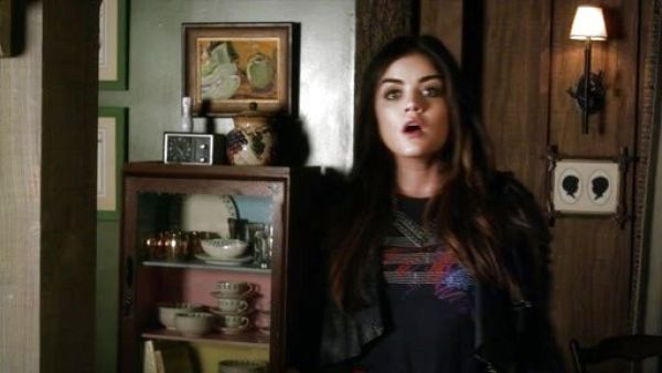Aria Montgomery's Distressed Leather Jacket on Pretty Little Liars