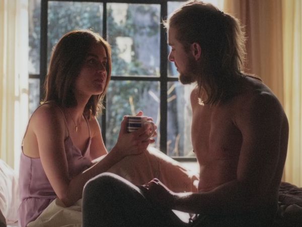 Aria Montgomery's Lavender Satin Pajamas on Pretty Little Liars