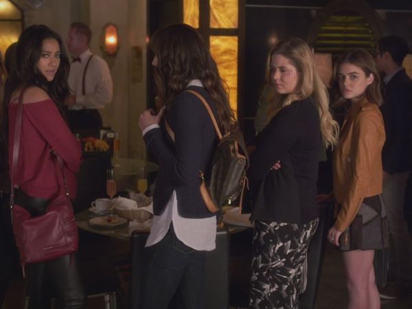 Aria Montgomery's Patchwork Suede Skirt on Pretty Little Liars
