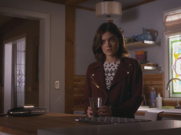 Aria Montgomery's Red Moto Jacket on Pretty Little Liars