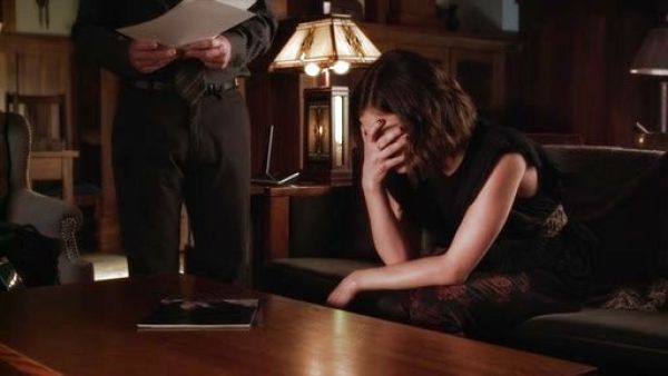 Aria Montgomery's The Skinny w/ Contour Jeans on Pretty Little Liars