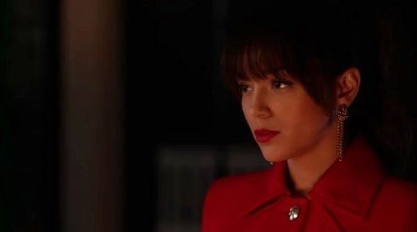 Ashley Davenport's Chain Tassel Drop Earrings on Revenge