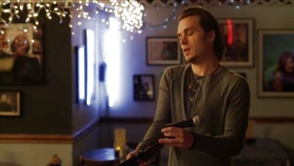 Avery Barkley's Raglan Henley on Nashville