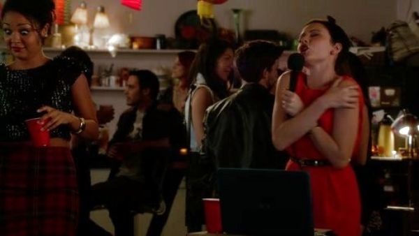 Beth Kingston's Plaid Tube Skirt on Chasing Life