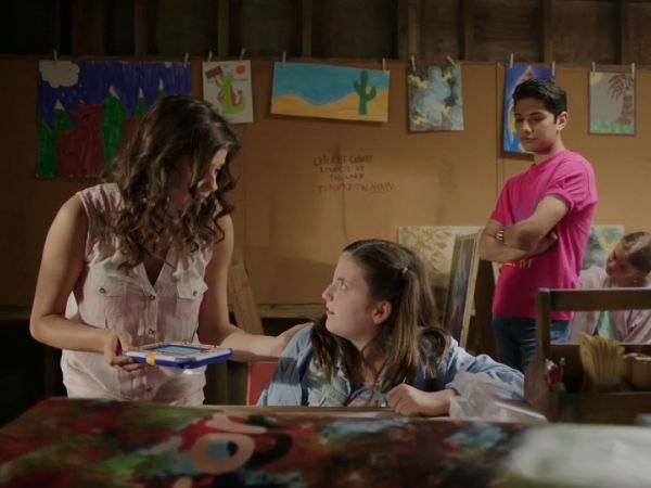 Blair Ramos' Pink R.E.M. Pageantry Tour T-Shirt on Dead of Summer