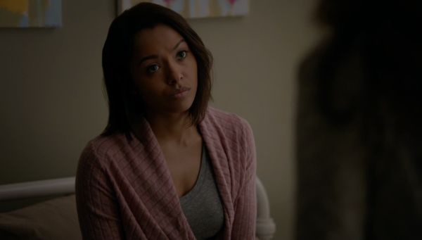 Bonnie Bennett's Beached Shell Cardigan in Pink on The Vampire Diaries