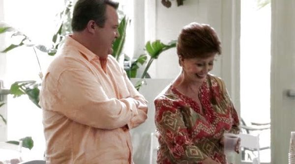 Cameron Tucker's Linen Shirt on Modern Family