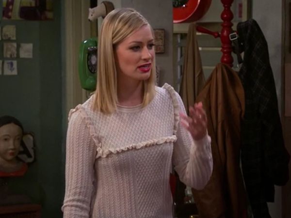 Caroline Channing's Flor Top on 2 Broke Girls