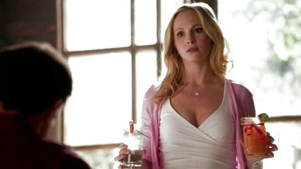 Caroline Forbes's Single Pearly Flower Necklace on The Vampire Diaries