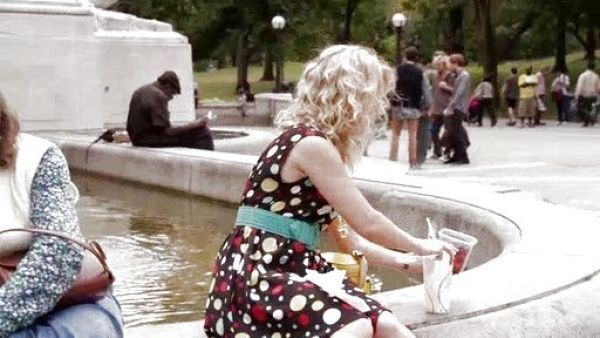 Carrie Bradshaw's Beginning To See The Spotlights Dress on The Carrie Diaries