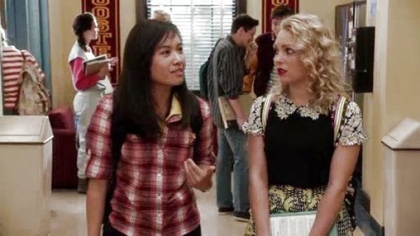 Carrie Bradshaw's Fluttered Daisy Top on The Carrie Diaries