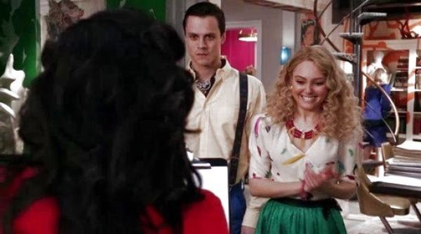 Carrie Bradshaw's Pink Riverstone Necklace on The Carrie Diaries