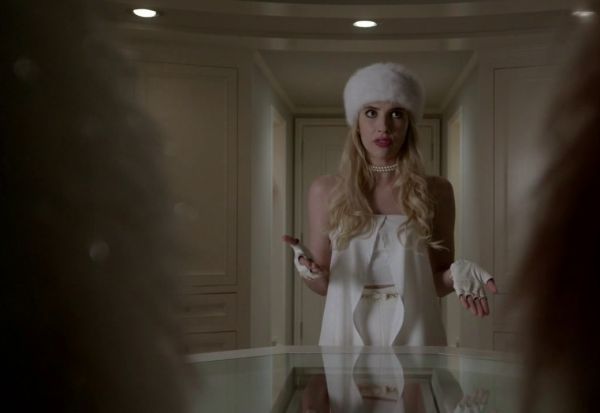 Chanel Oberlin's Bow-embellished leather and woven chain belt on Scream Queens