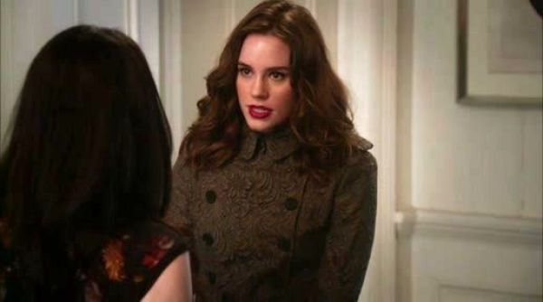 Charlotte Grayson 's paisley coat on Revenge