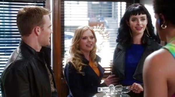 Chloe's Cropped leather jacket on Don't Trust the B---- in Apartment 23