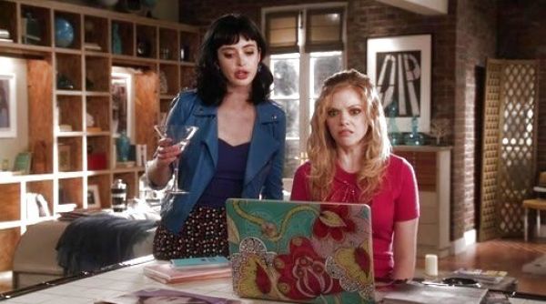 Chloe's Navy Blue Bustier on Don't Trust the B---- in Apartment 23