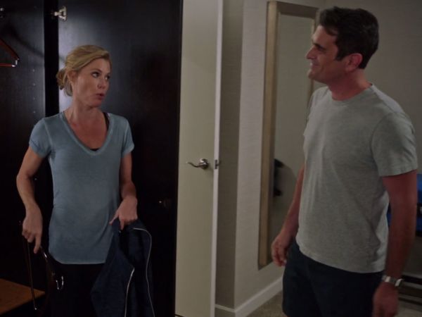 Claire Dunphy's Blue Faded V-Neck Tee on Modern Family