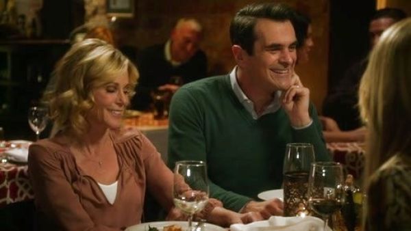 Claire Dunphy's Odelette Blouse on Modern Family