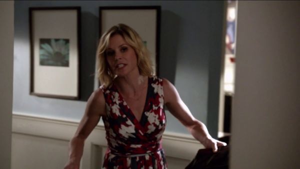Claire Dunphy's Print Stretch Silk Surplice Dress on Modern Family