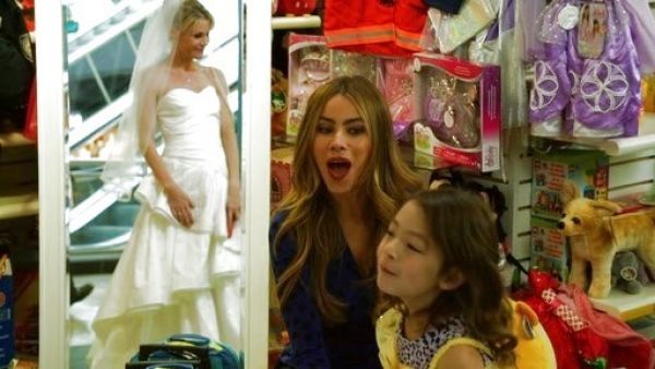 Claire Dunphy's Strapless Gown with Tiered Skirt on Modern Family