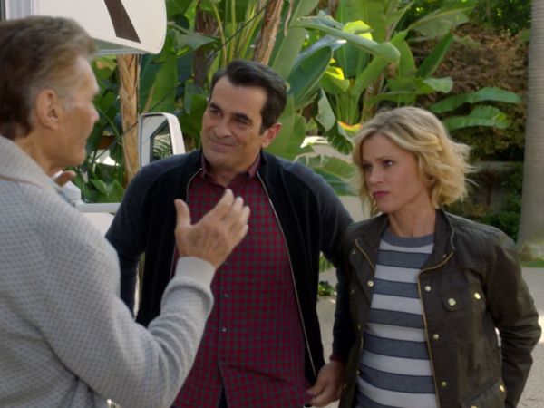 Claire Dunphy's THE DOWNTOWN FIELD JACKET on Modern Family