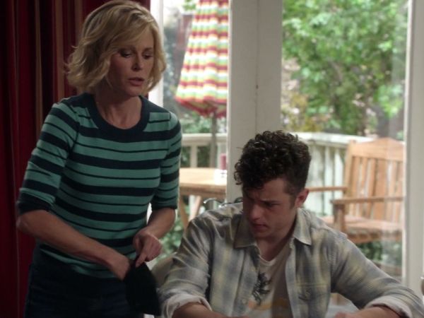 Claire Dunphy's TIPPI SWEATER IN MIXED STRIPE on Modern Family