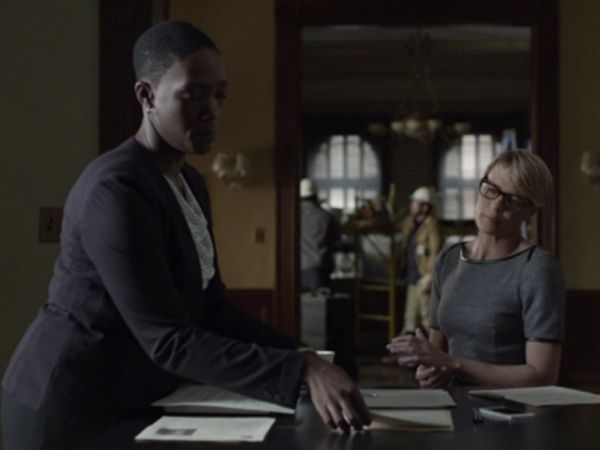 Claire Underwood's New Wayfarer Optics on House of Cards