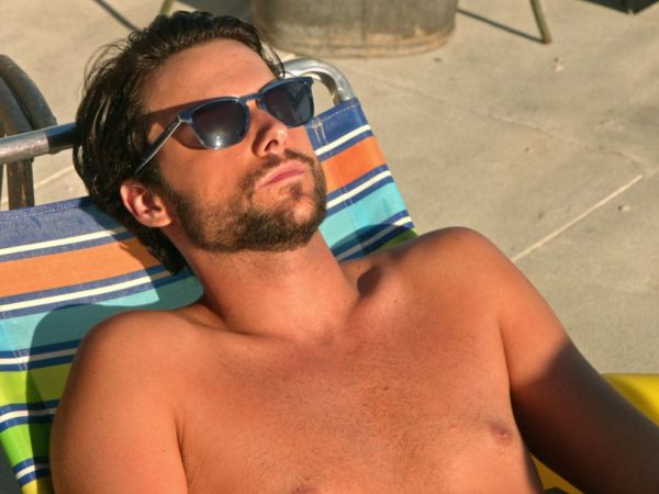 Connor Walsh's Blue Sunglasses on How To Get Away With Murder
