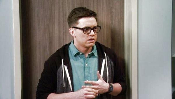 Cooper Finley's Raglan Zip-Up Hoodie on Young & Hungry