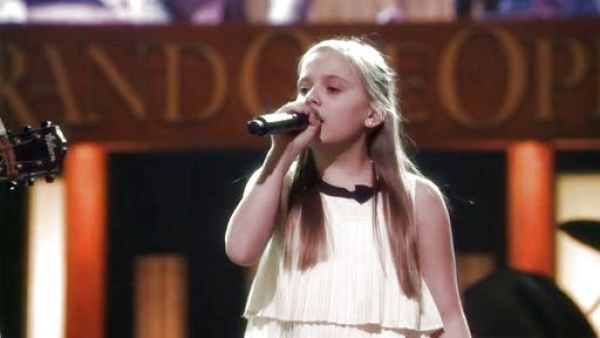 Daphne Conrad's Pleated Bow Top on Nashville