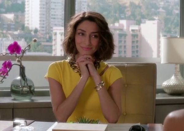 Delia Bonai's Cap Sleeve Cut Out Fitted Dress in Yellow on Girlfriends' Guide to Divorce