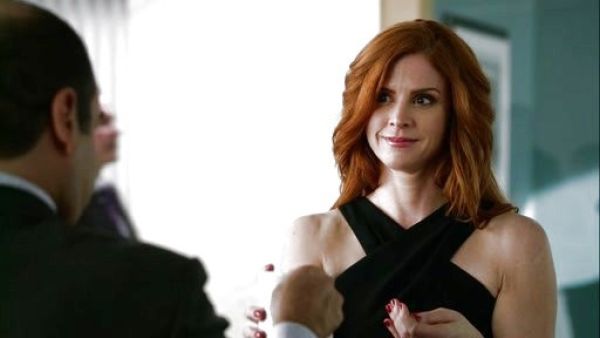 Donna Paulsen's belted waist dress on Suits