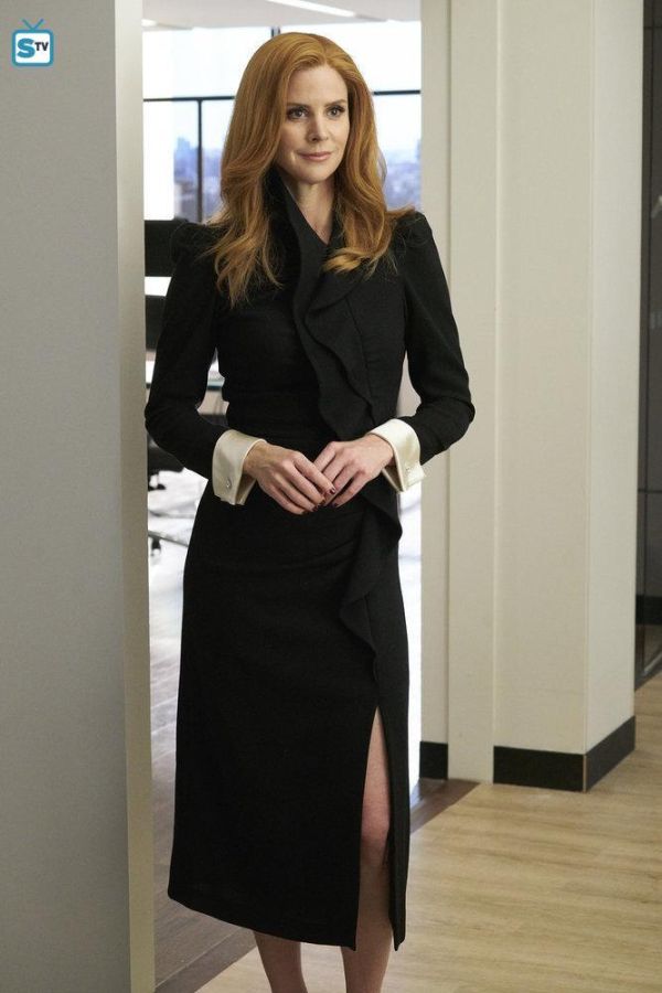 Donna Paulsen's ruffled dress on Suits