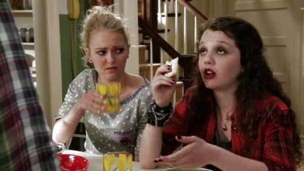 Dorrit Bradshaw's Panther Applique Crop Check on The Carrie Diaries