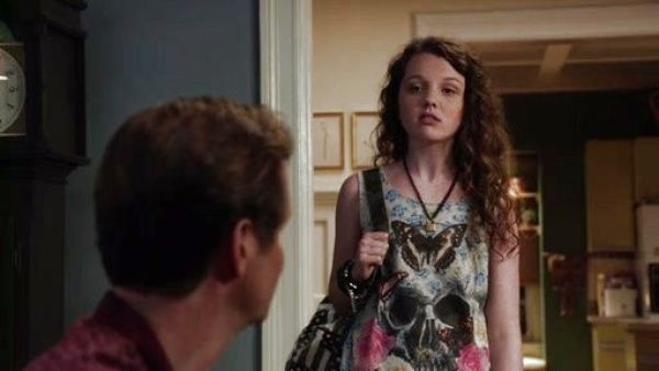 Dorrit Bradshaw's Skull Sketch Muscle Tee on The Carrie Diaries