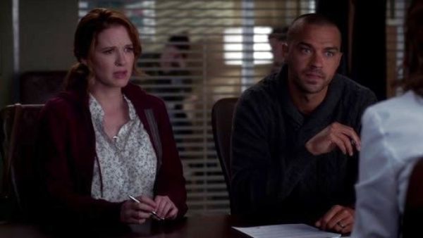 Dr. April Kepner's Maternity Fitted Boyfriend Floral Popover Shirt on Grey's Anatomy
