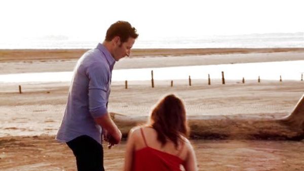 Dr. Hank Lawson's Sylvain Perry Woven Sport Shirt, Light Blue on Royal Pains