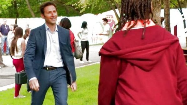 Dr. Hank Lawson's Trim Fit Wool Suit on Royal Pains