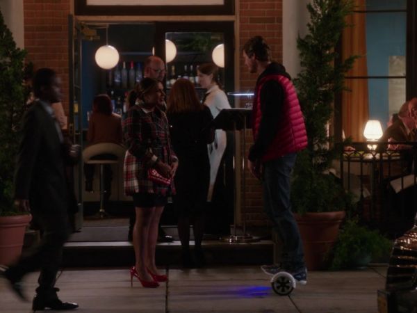 Dr. Mindy Lahiri's Pimpa Patent Vara Bow Pump, Rosso on The Mindy Project