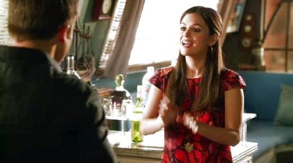 Dr. Zoe Hart's Arrowhead Necklace on Hart of Dixie