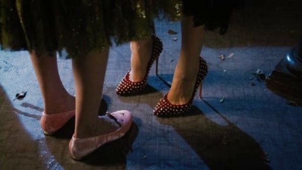 Dr. Zoe Hart's Billy Rouge De Mars Velvet Pump on Hart of Dixie