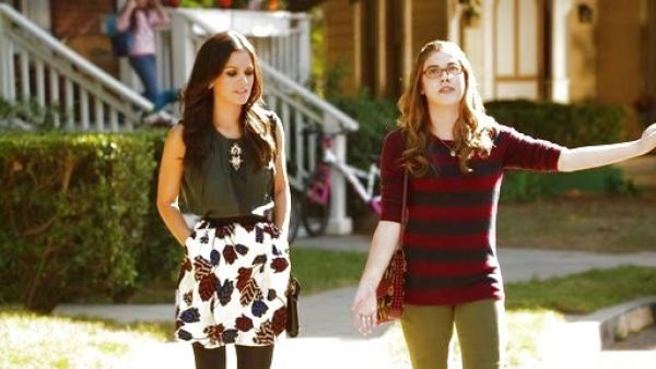 Dr. Zoe Hart's Marie Tulip Skirt in Antique White Multi on Hart of Dixie