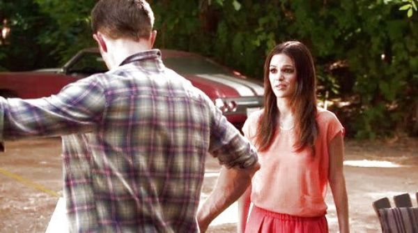 Dr. Zoe Hart's Sleeveless Top With Split Back on Hart of Dixie