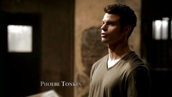 Elijah Mikaelson's Long-Sleeve V-Neck Tee on The Originals