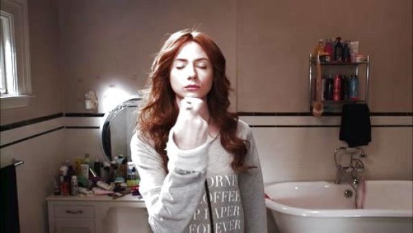 Eliza Dooley's Run Forever Sweatshirt on Selfie