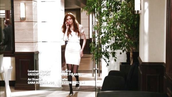 Eliza Dooley's Short-Sleeve V-Neck Body-Con Bandage Dress on Selfie