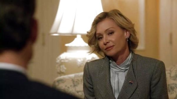 Elizabeth North's Checked Blazer on Scandal