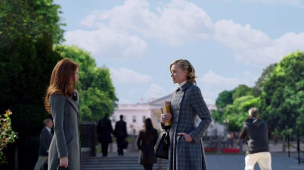 Elizabeth North's Eartha Iconic Jumbo Double Handle Bag on Scandal